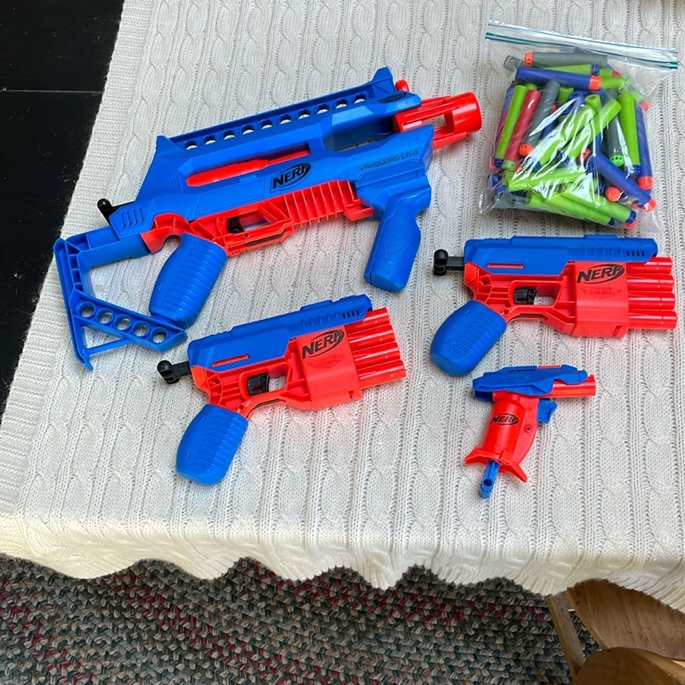 Nerf alpha strike dart gun toys. Lot of 4 guns with bag Foam darts Vanguard LR-1